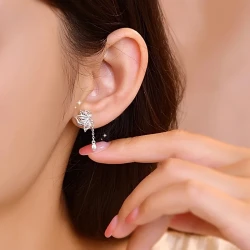 Elegant Hollow Butterfly Earrings – Exquisite Craftsmanship, Romantic Choice for Dating, Enhances Elegant Temperament