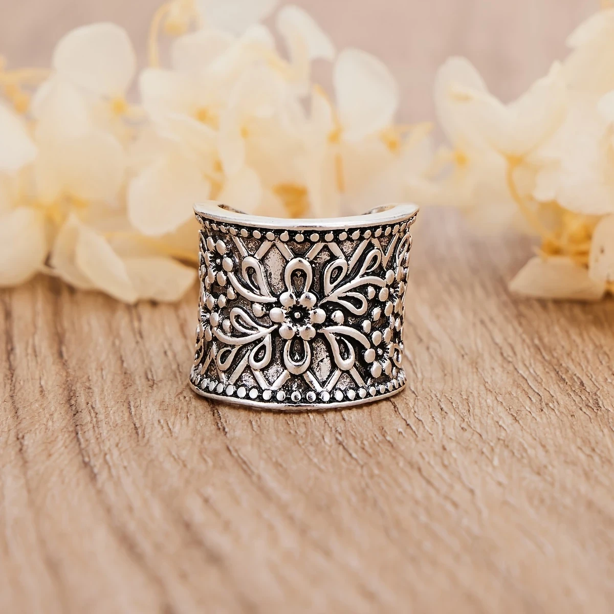 Vintage Women's Adjustable Ring with Bohemian Style Carving – Exquisite Temperament, Versatile Party Jewelry Gift