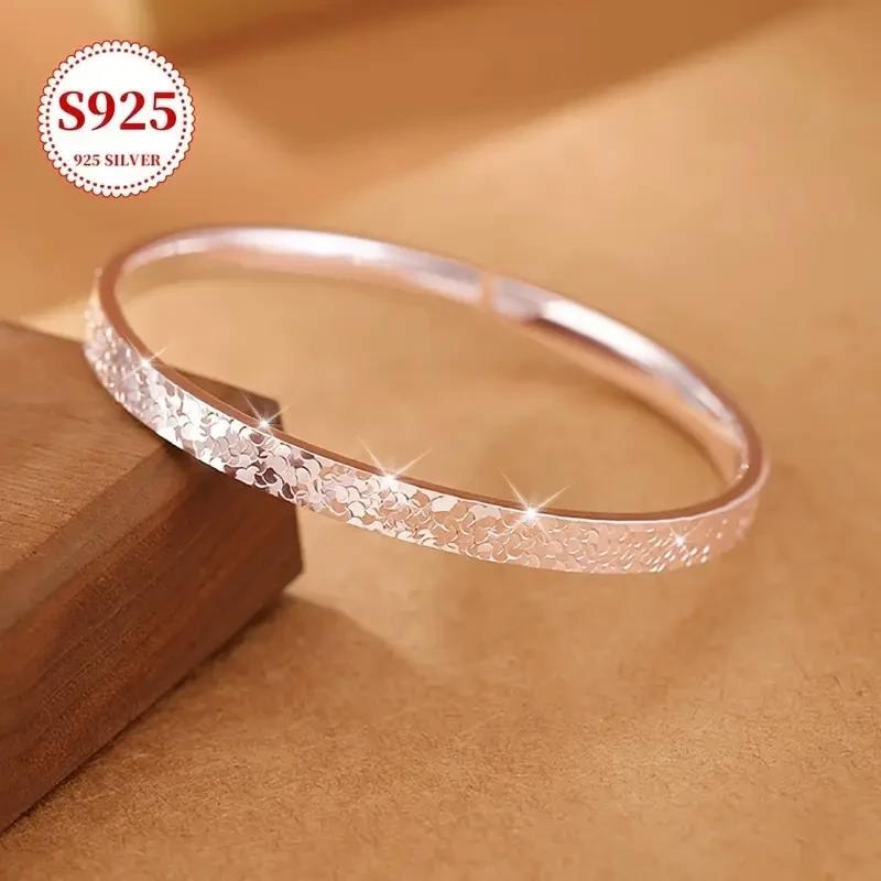 Elegant 925 Silver Bangle Bracelet – Sleek & Polished with Textured Detailing, Perfect for Everyday Wear and Special Occasions