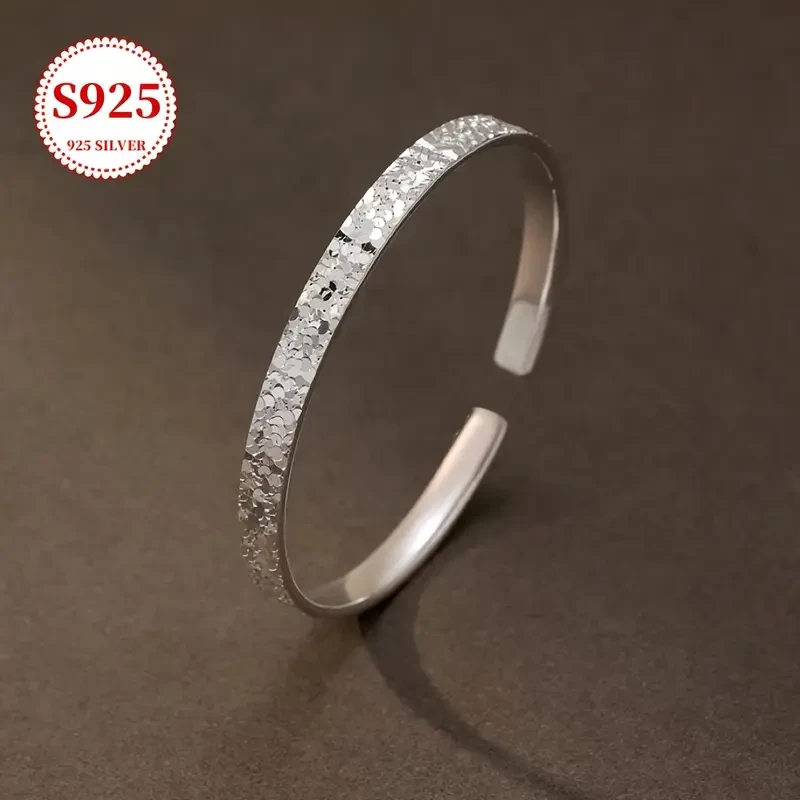 Elegant 925 Silver Bangle Bracelet – Sleek & Polished with Textured Detailing, Perfect for Everyday Wear and Special Occasions