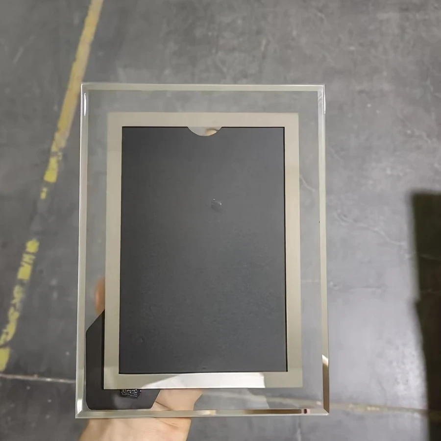 Elegant 5-Inch Crystal Glass Photo Frame – A Sophisticated Display for Your Cherished Memories