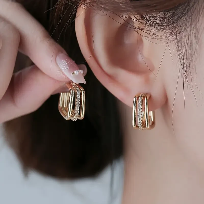 Luxurious Women’s Golden Geometric Hoop Earrings with Sparkling Rhinestones – Vintage Bohemian Style, Stainless Steel Posts, Perfect Gift for Special Occasions, Novelty Earrings