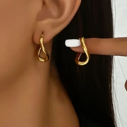 1 Pair of Irregular Shaped Round Earrings – Stainless Steel Electroplated, Fashionable & Classic Style, Ladies Hoop Earrings