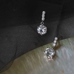 Elegant and Refined Zirconia Earrings – Stylish Pendant Earrings, Delicate and Elegant Ear Studs
