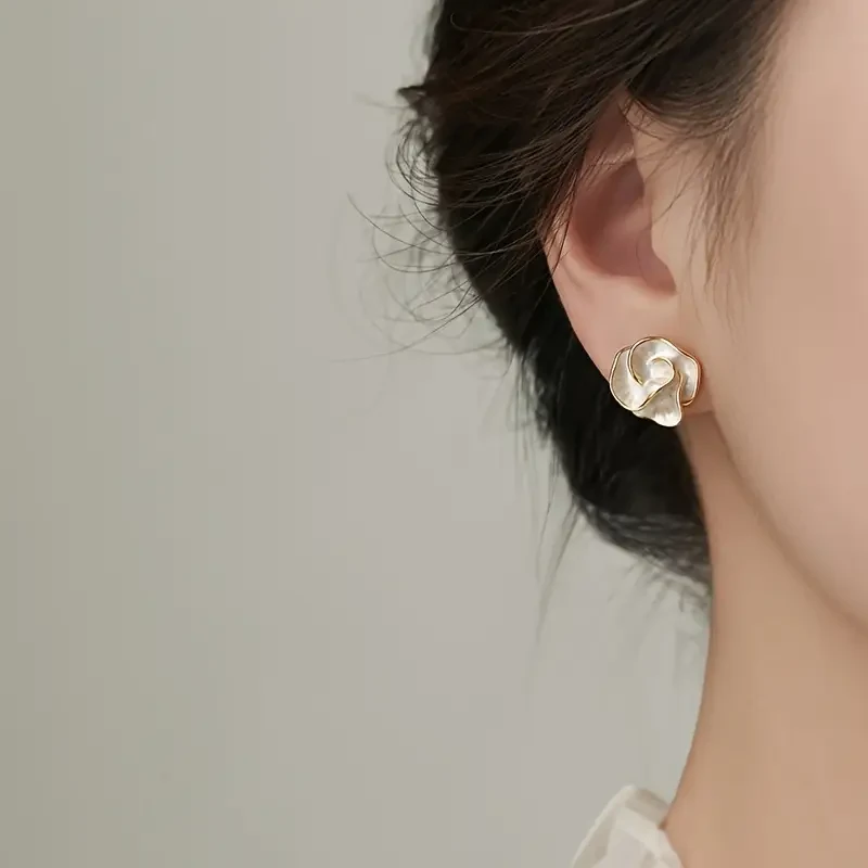 Elegant Camellia Flower Stud Earrings – Vintage Style, Alloy with 925 Silver Ear Post, Women's Fashion Jewelry, All-Season Accessory for Daily & Vacation Wear