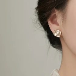 Elegant Camellia Flower Stud Earrings – Vintage Style, Alloy with 925 Silver Ear Post, Women's Fashion Jewelry, All-Season Accessory for Daily & Vacation Wear