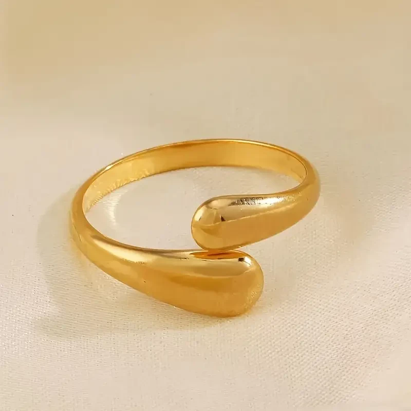 Elegant Golden-Tone Stainless Steel Open Ring – A Refined Statement for the Modern Woman