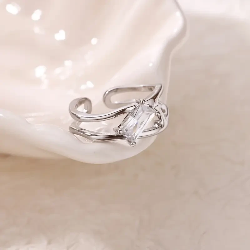 French Classic Bohemian Golden-Tone Adjustable Ring – Timeless Charm Meets Free-Spirited Luxury