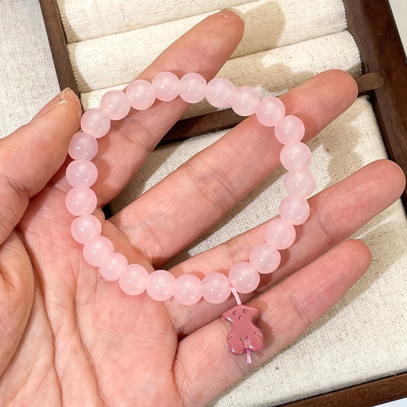 Handmade Artificial Jade-Like Pink Bead Elastic Bracelet with Cute Bear Charm – Stretchy Comfort Fit Minimalist Jewelry for Women, Casual Attire & Gift Giving, Cartoon Bear Design, Stylish Lightweight Accessory