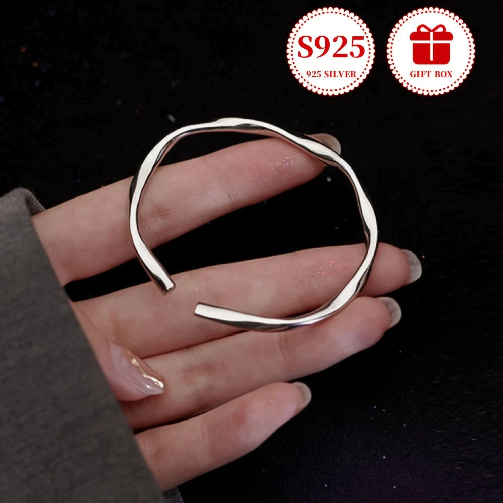 Elegant 925 Sterling Silver Bracelet – 18K Gold-Plated Twisted Mobius Band Design