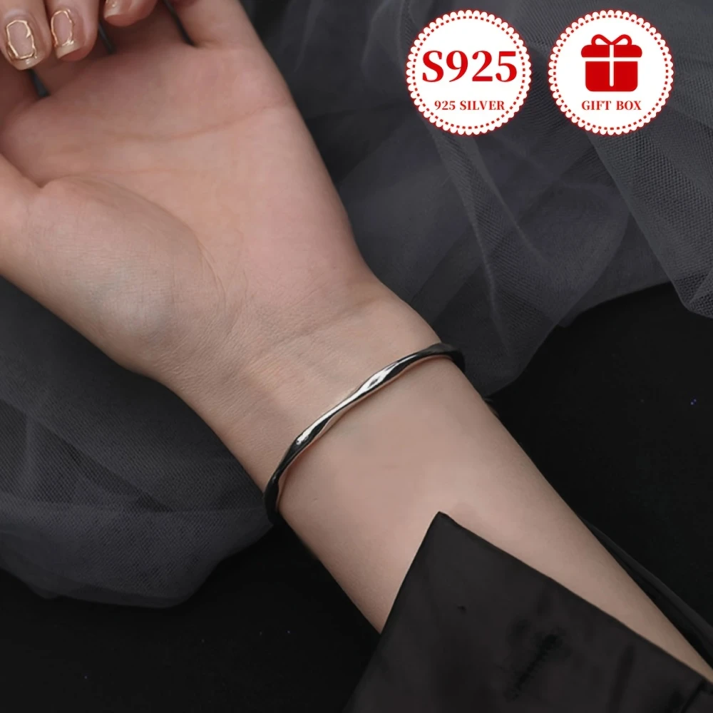 Elegant 925 Sterling Silver Bracelet – 18K Gold-Plated Twisted Mobius Band Design