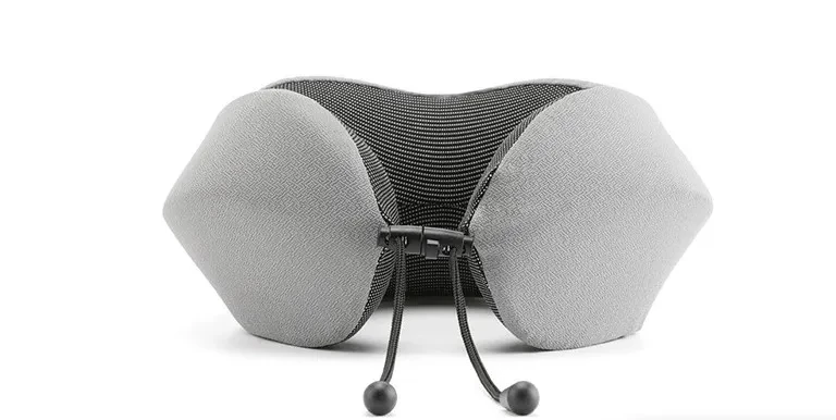 Travel neck pillow