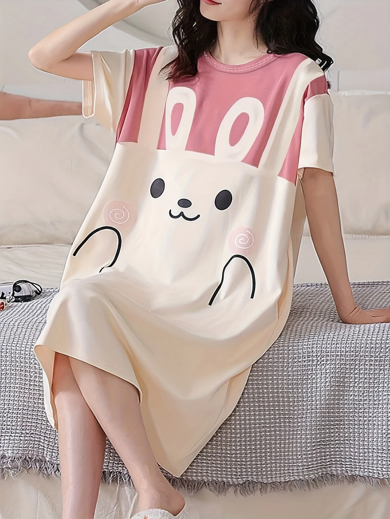 Adorable Rabbit Print Women’s Nightdress – Lightweight & Comfortable Short Sleeve Tee Dress with Soft Round Neck, Loose Fit for Summer Sleep and Lounge