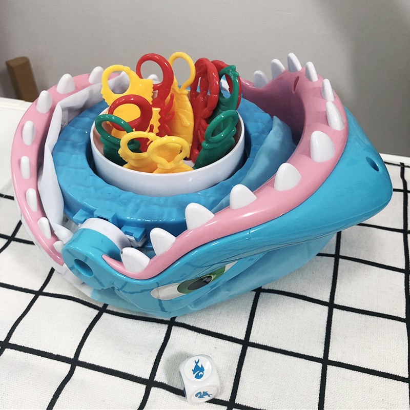 Shark Bite Game - Watch Your Fingers!
