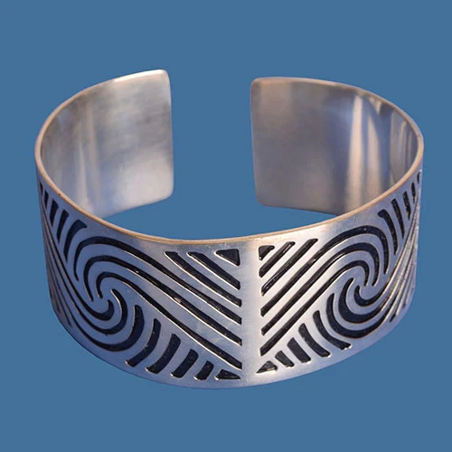 Mãori design bangle