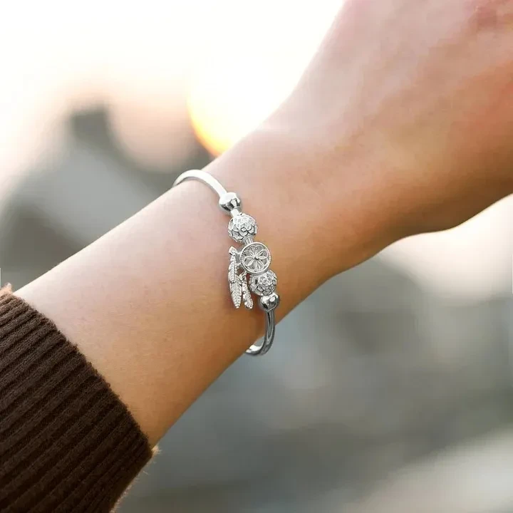 Pulsera con dije de atrapasueños