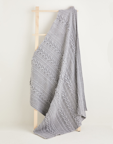 Manta de merino con detalle de pompones | Hecha a mano | Hecha a mano