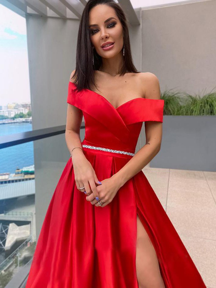 Elegante vestido de banquete con cola para mujer