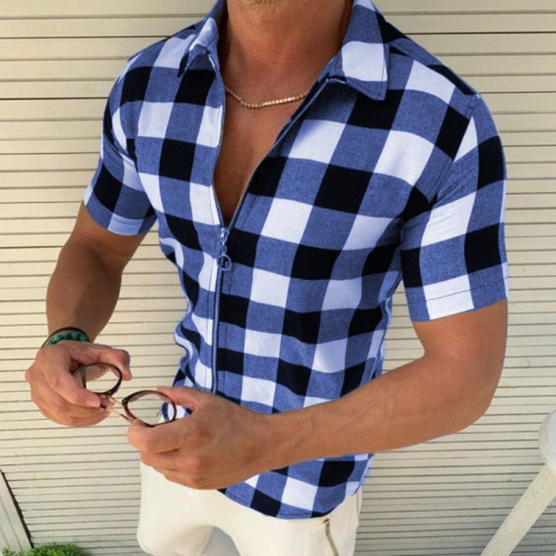 Elegancia de verano: camiseta de cuadros con cremallera y mangas cortas para hombre