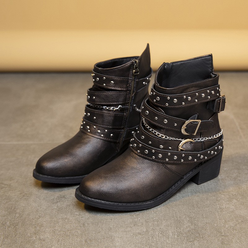 Estilo europeo: botas Dr. Martens Punk Rivet para mujer