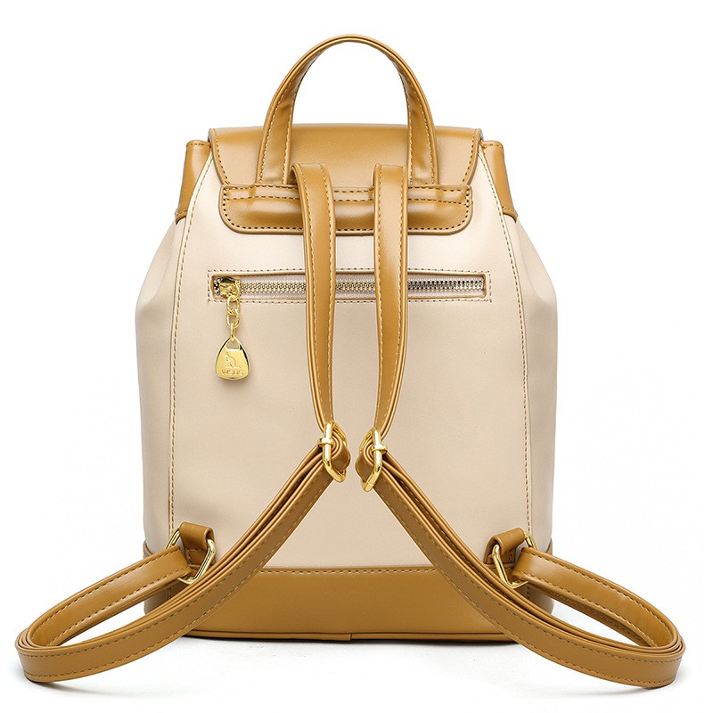 Mochila de piel de lujo para mujer con elegante detalle de tirador