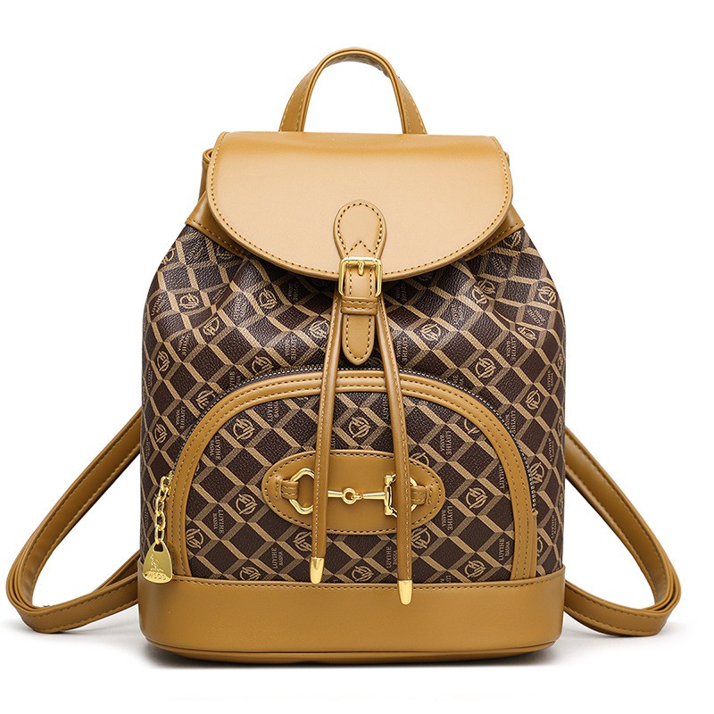 Mochila de piel de lujo para mujer con elegante detalle de tirador