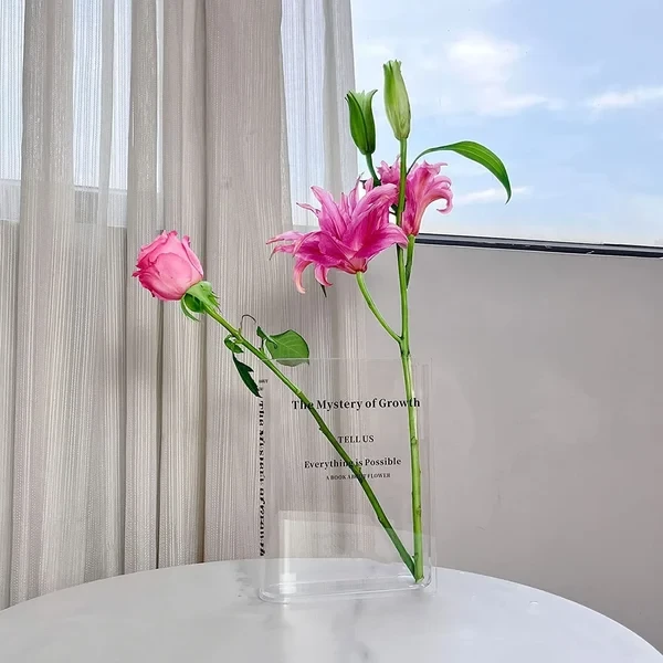 Flores - Jarrón de libros