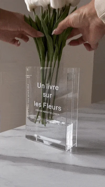 Flores - Jarrón de libros
