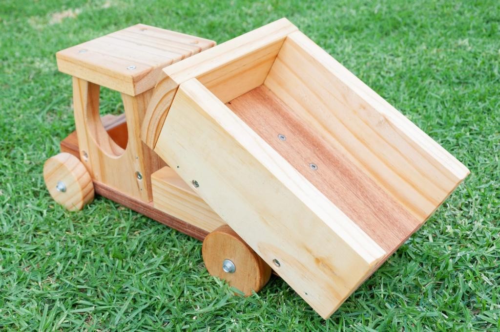 Camión volquete de madera de Nueva Zelanda | Hecho a mano