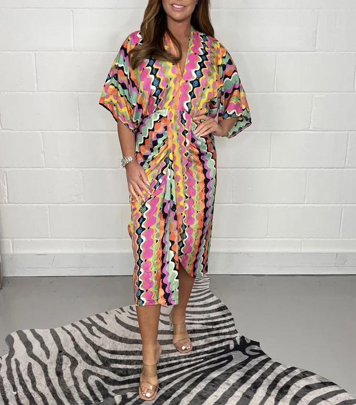 Vestido midi tipo kimono estampado