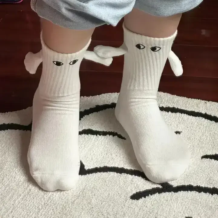 Calcetines mano en mano de TeesNMerch: ¡conviértete en Solemates para siempre!