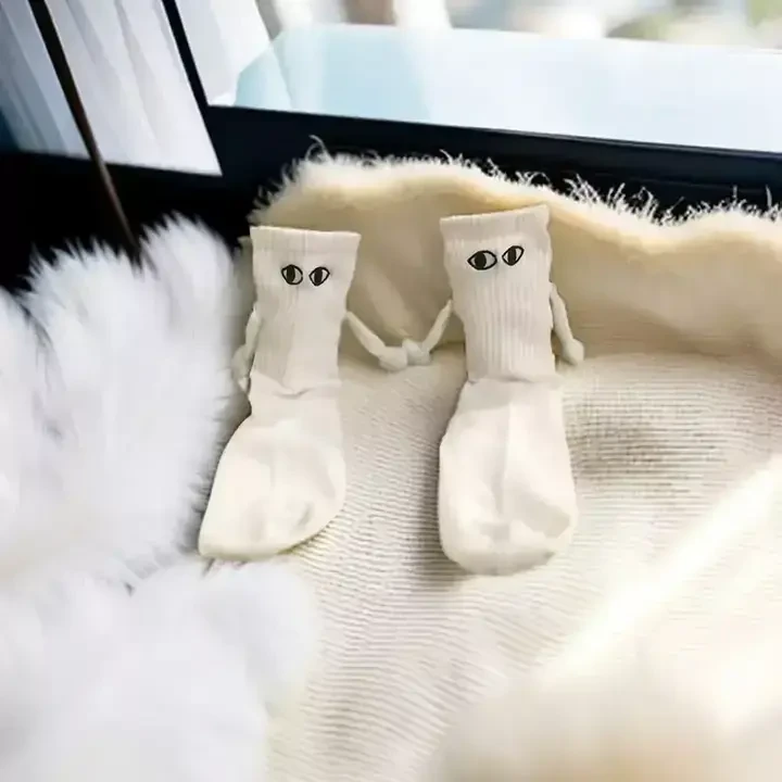 Calcetines mano en mano de TeesNMerch: ¡conviértete en Solemates para siempre!