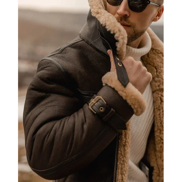 FrostGuard: Chaqueta polar táctica
