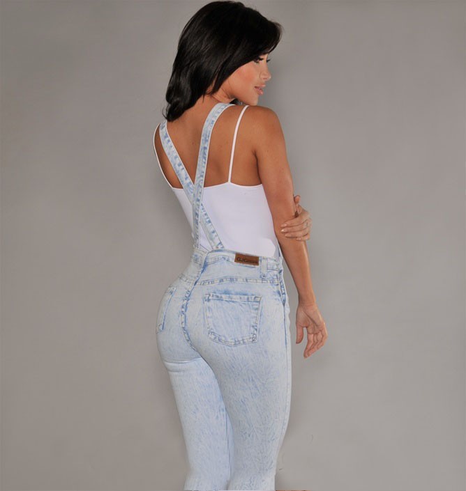 Monos vaqueros rotos con estilo para mujer