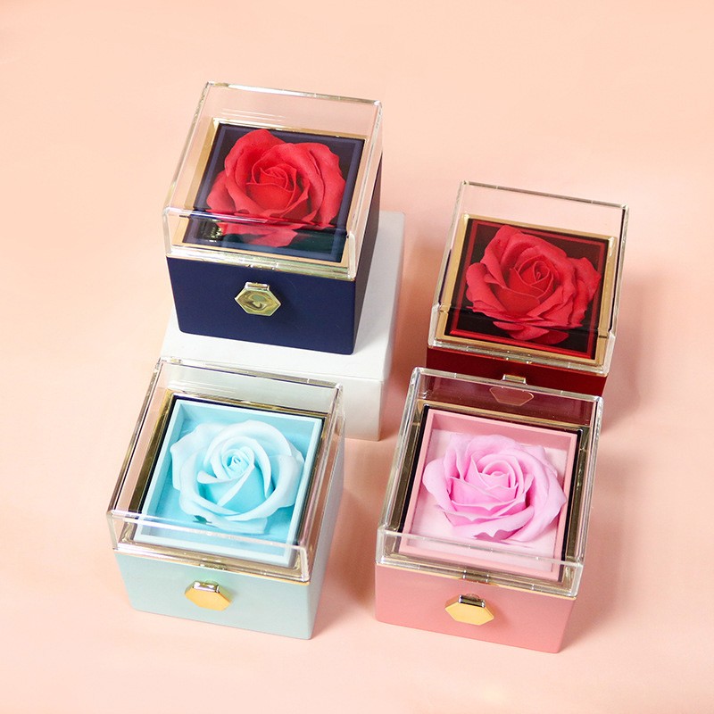 Nueva vitrina giratoria para joyas de San Valentín con rosa eterna