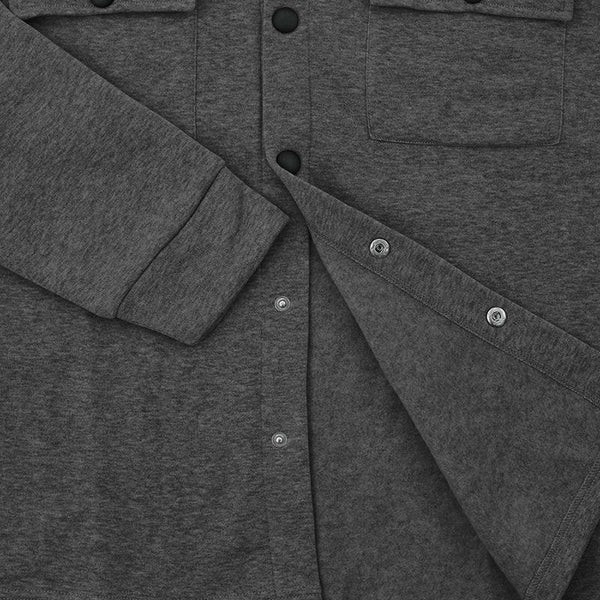 Camisa cómoda de felpa para hombre, color liso, corte holgado, cuello con solapa y manga larga.