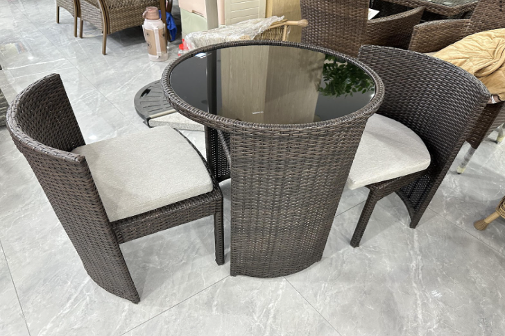 Juego de 3 sillas y mesa para patio al aire libre