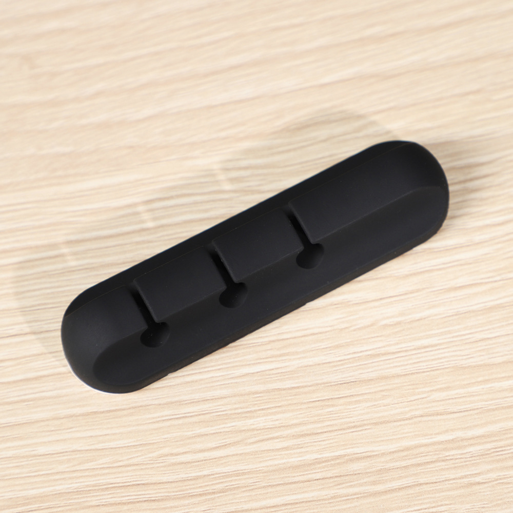 Organizador de cables de escritorio elegante y negro: organiza tu espacio de trabajo