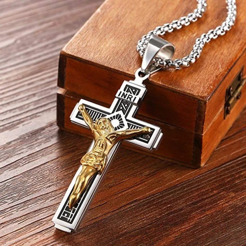 Collar con la cruz de Jesucristo