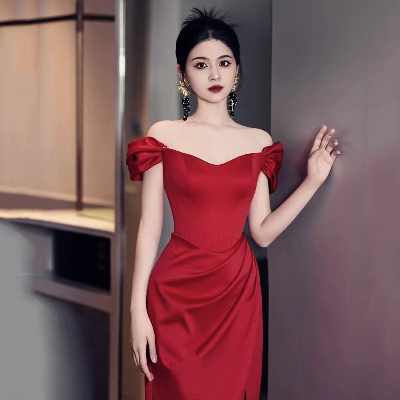 Novia de moda Vino tinto Compromiso Boda