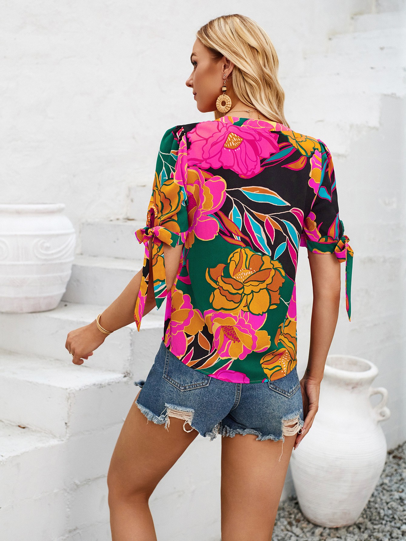 Top informal con cuello en V y puños estampados de moda