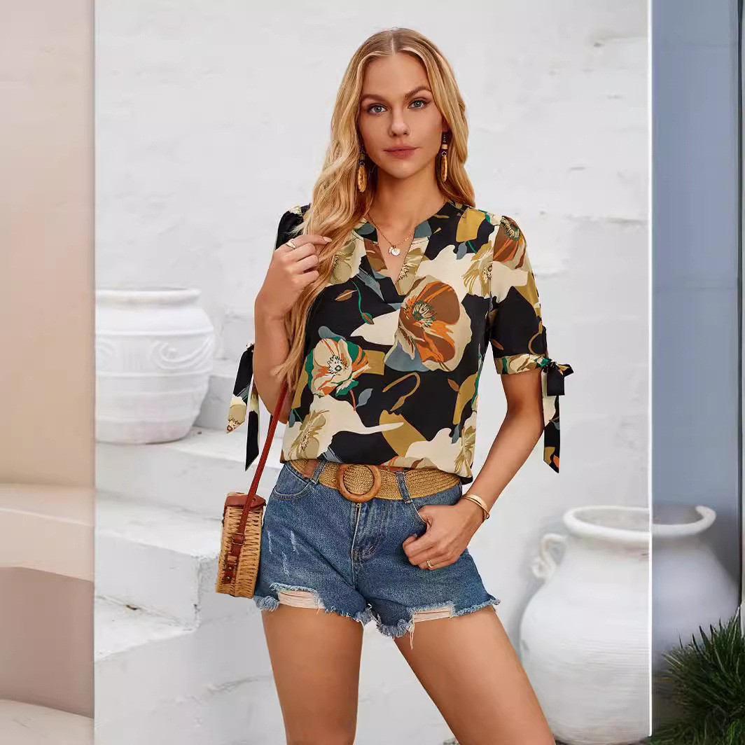 Top informal con cuello en V y puños estampados de moda