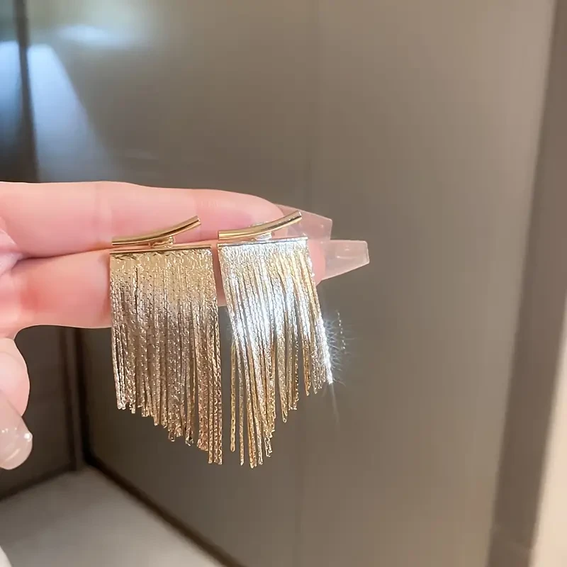 Pendientes colgantes con borlas de cadena dorada