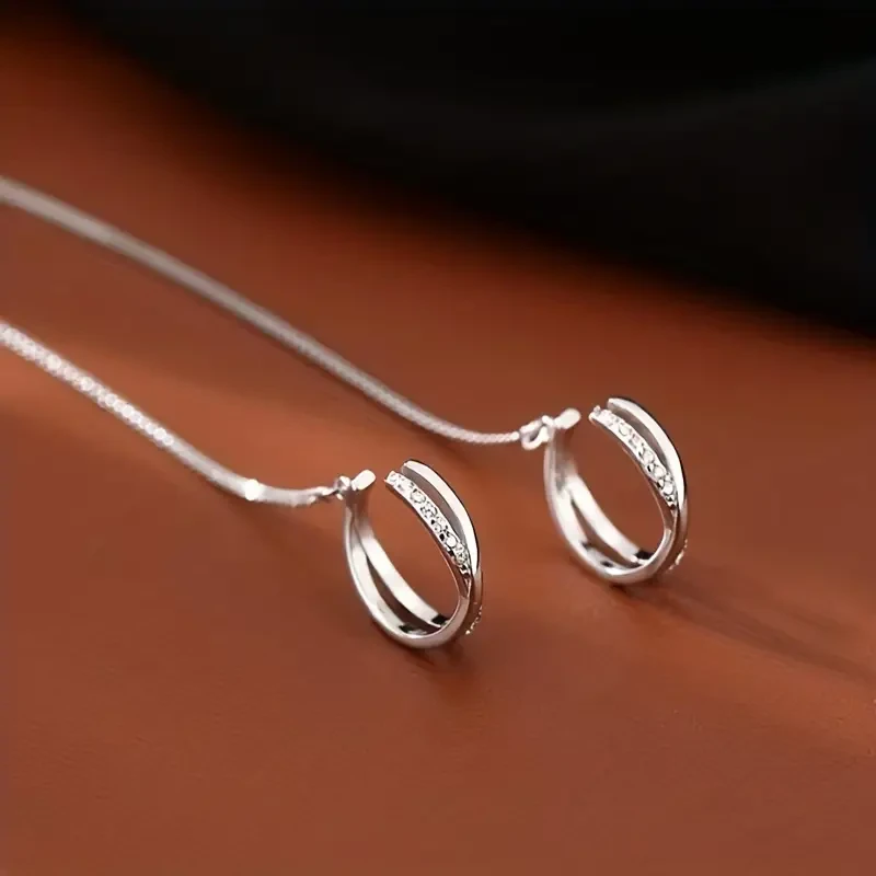 Pendientes de rosca con circonitas brillantes