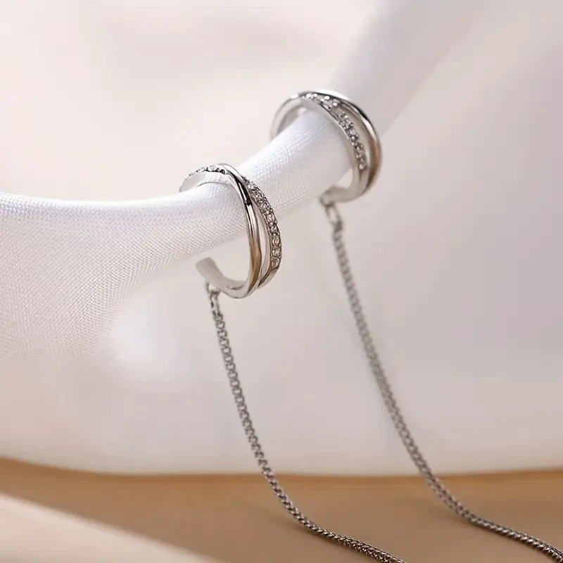 Pendientes de rosca con circonitas brillantes