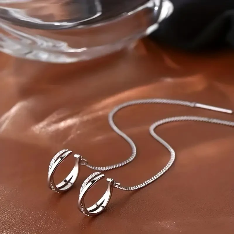 Pendientes de rosca con circonitas brillantes