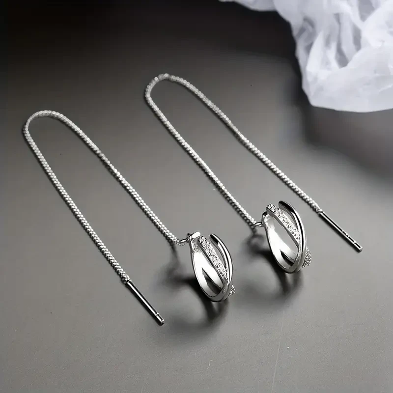 Pendientes de rosca con circonitas brillantes