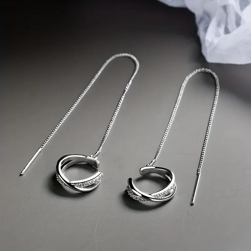 Pendientes de rosca con circonitas brillantes