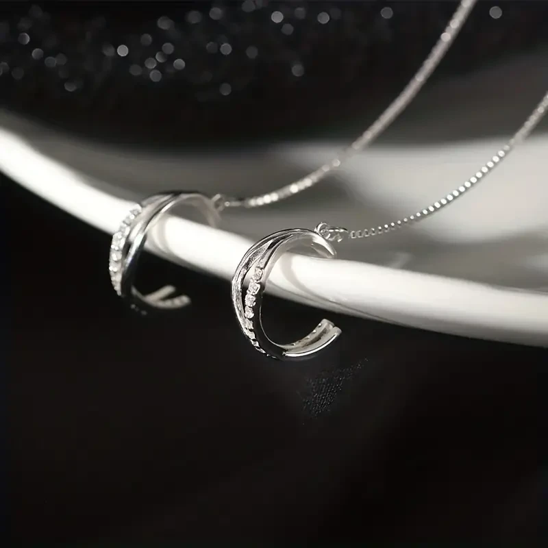 Pendientes de rosca con circonitas brillantes