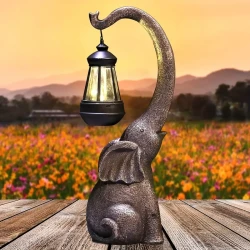 Estatua de elefante alimentada por energía solar